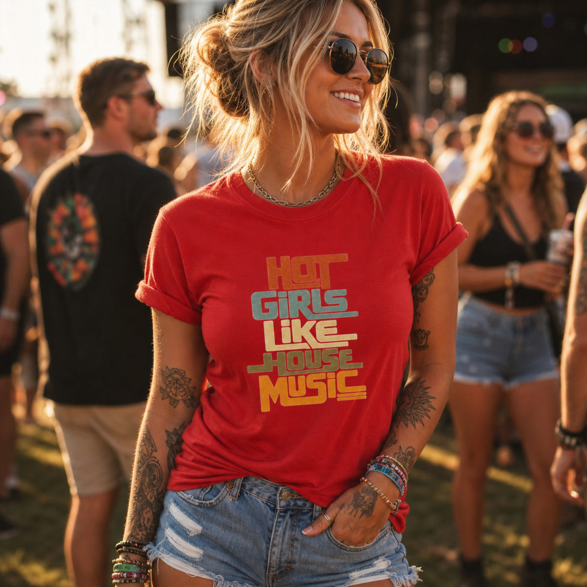 'Hot girls like house' - Girls Fitted Tee